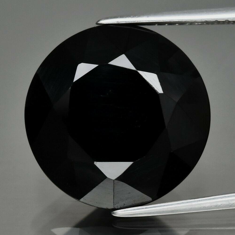 Чорна шпінель 13.51ct 15mm