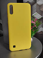 Силиконовый чехол для Samsung Galaxy M10 жёлтый