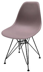 Стілець Nik BK-ML пурпурний 66 на чорних металевих ніжках, дизайн Eames DSR Eiffel Leg