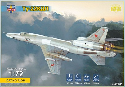 Пластикова модель 1/72 Modelsvit 72046 радянський бомбардувальник Туполев ТУ-22КПД, фото 1