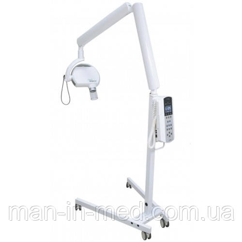 Рентгенівська система X-MIND Unity з коротким конусом на мобільній стійці.