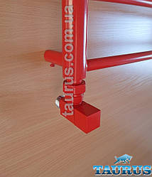 Червоний кутовий кран ThermoPulse CUBE Red квадратної форми 24x24 для рушникосушок 1/2"