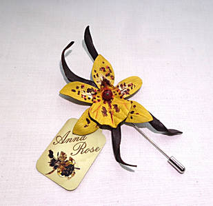 Брошка квітка зі шкіри ручної роботи "Жовта Орхідея"