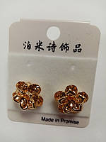 Сережки-гвоздики форми квітки з фіанітами з медичного золота - 110грн.