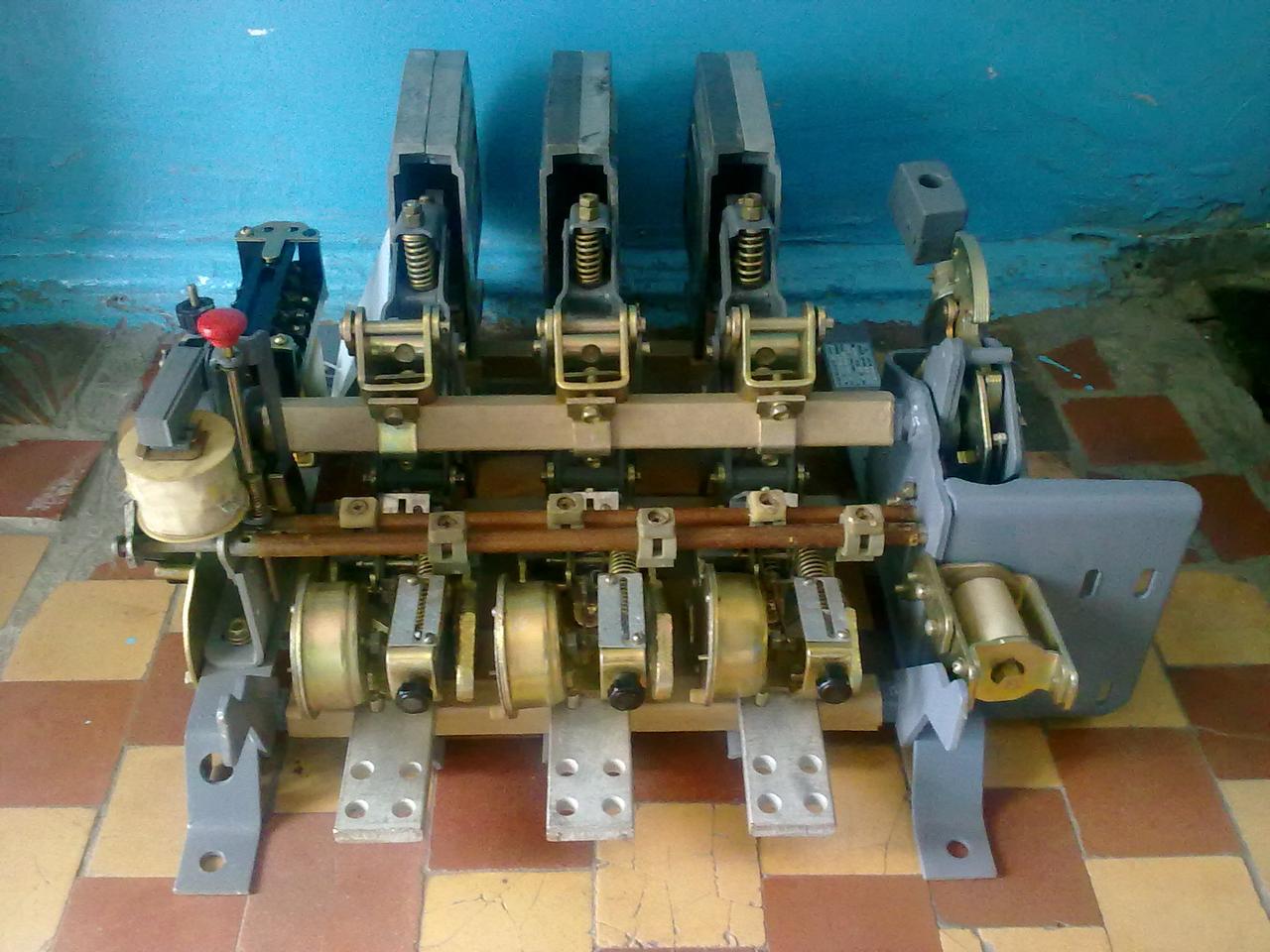 Вимикач АВМ15 АВМ15С АВМ15Н 1500А стаціонарний з електроприводом