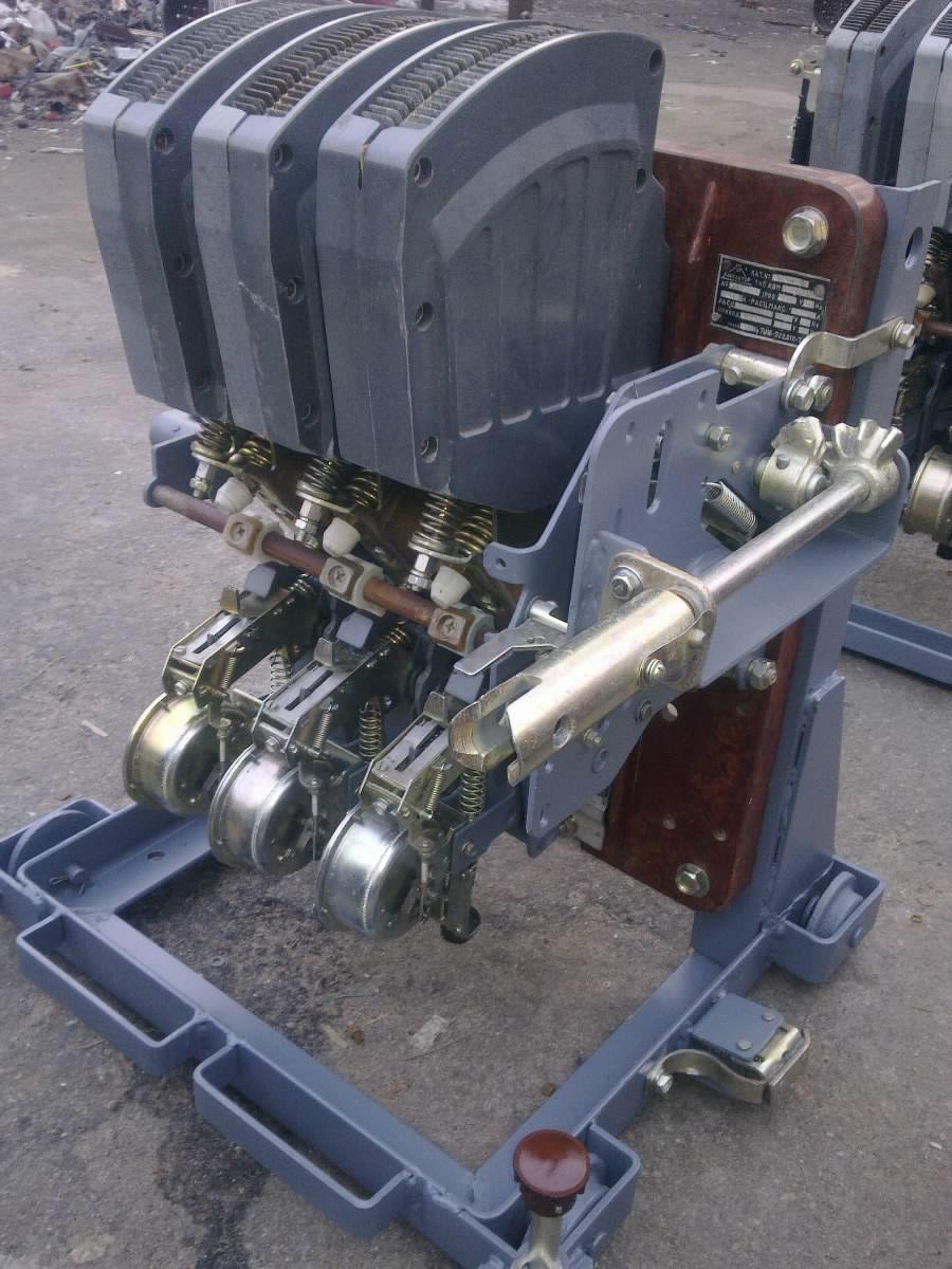 Вимикач АВМ10 АВМ10СВ АВМ10НВ 800А викочування з ручним приводом