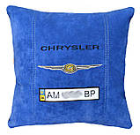 Сувенірна подушка з вишивкою логотипу машини корпоративний подарунок, фото 2