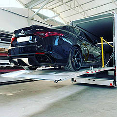 Колонний підйомник на два поверхи для завантаження гоночних автомобілів Altimani Lift ALC2P 2000