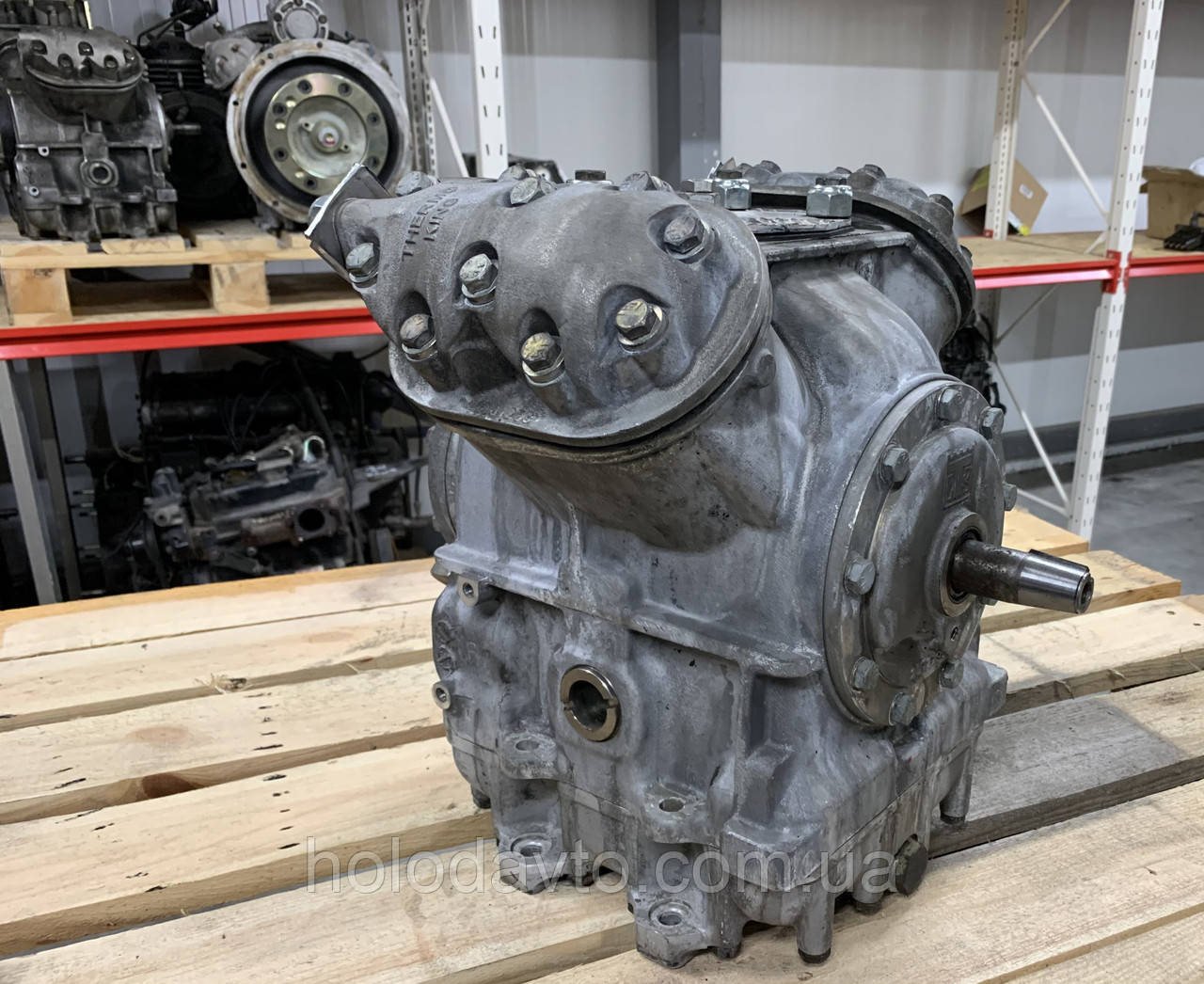 Компрессор Thermo king X426 продажа, цена в Черновцах. Автомобильное