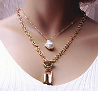 Многослойное винтажное ожерелье -цепочка с подвеской-замком и искусственной жемчужиной