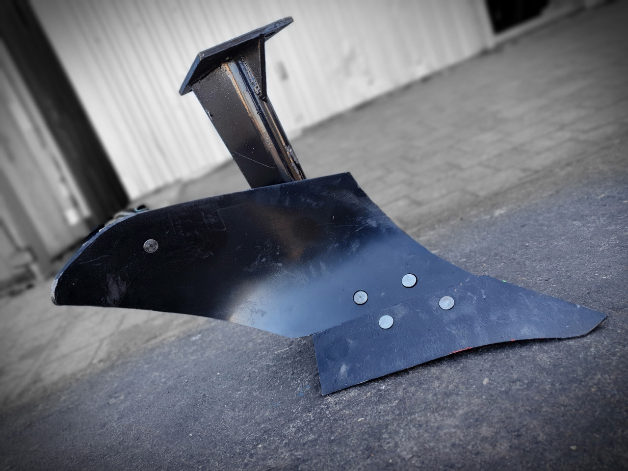 Корпус польського плуга Бомет або Віракс завширшки захоплення 25 см. BOMET, WIRAX, відвал, ніж, п'ята, стійка в зборі