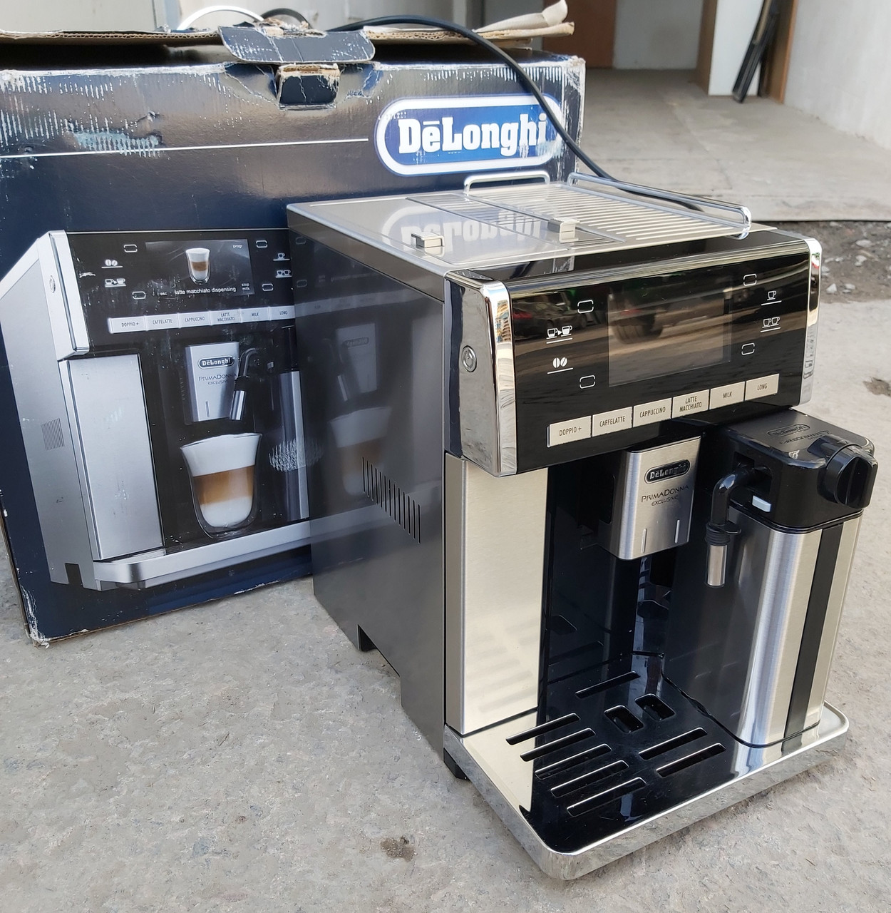Кавоварка кавомашина DeLonghi ESAM 6850 M PrimaDonna Exclusive