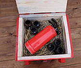 При пожежі налити по 100 - червоний вогнегасник-пляшка в дерев'яному ящику