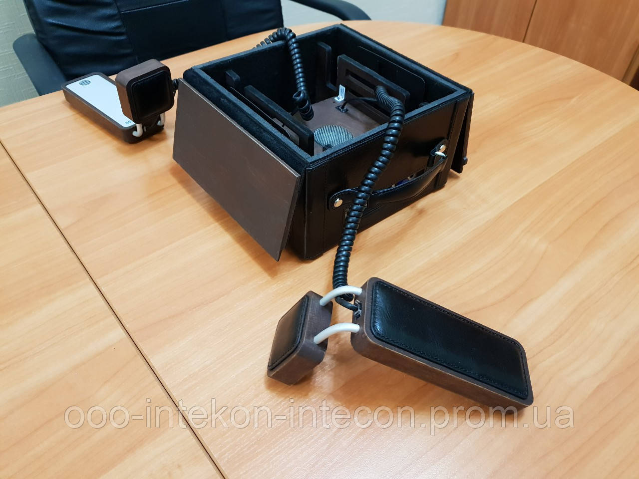 Пристрій для проведення приватних переговорів+ акустичний сейф INTECON SEGMENT-I