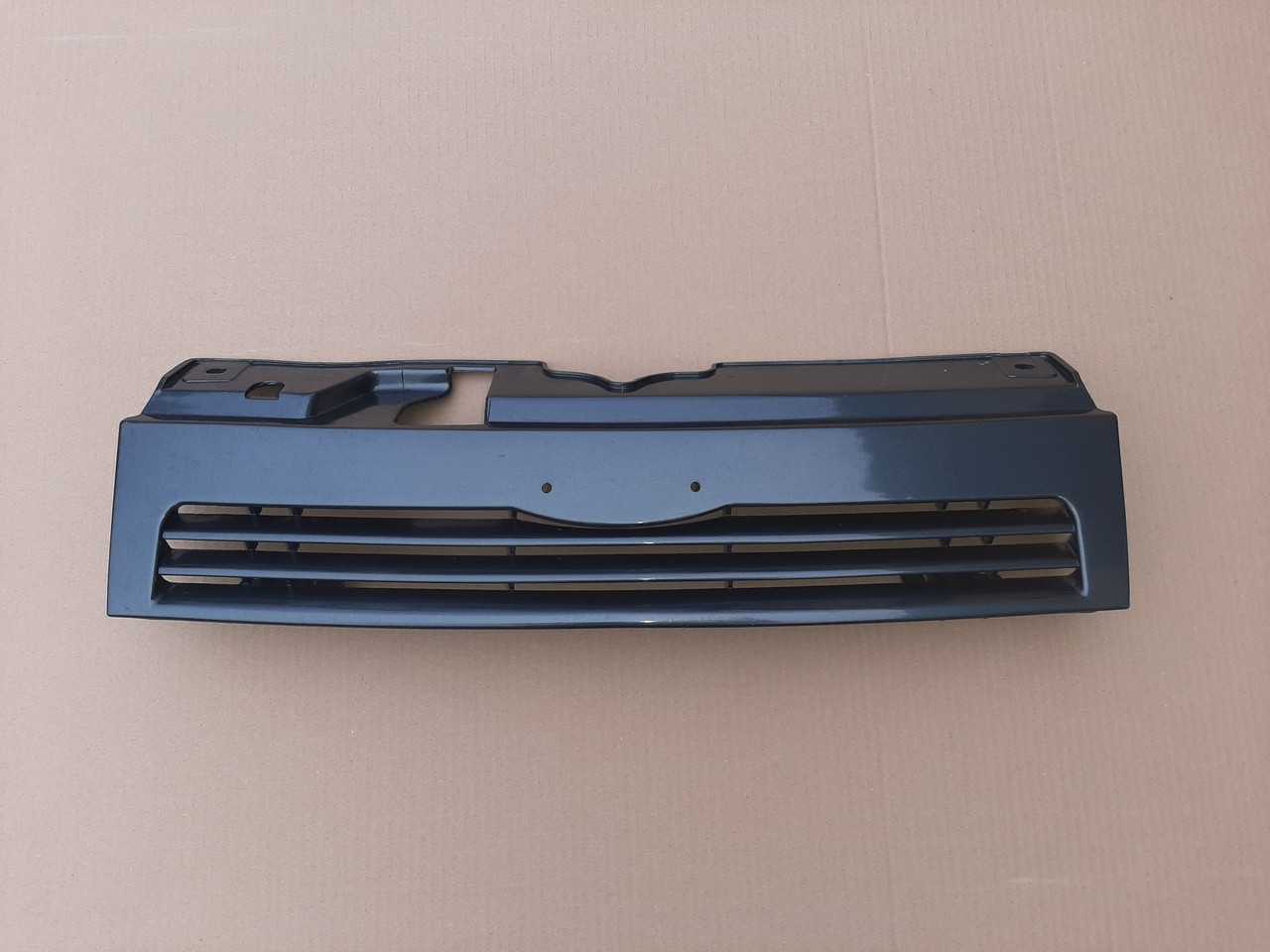 Решітка радіатора Ваз 2110 2111 2112 пофарбована в колір вашого автомобіля Завод Тольятті.