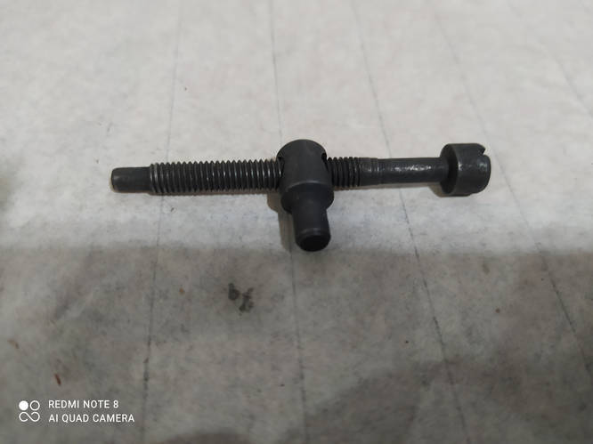 Механизм натяжения цепи (прямой) к бензопиле Oleo-Mac 35C оригинал ...