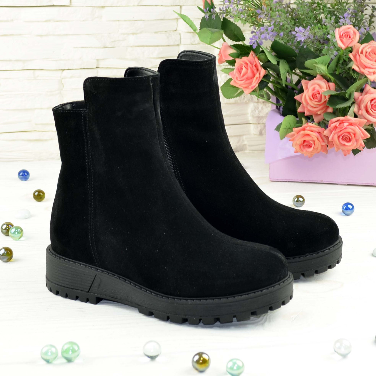 Черевики жіночі замшеві на товстій підошві. Колір чорний, фото 1