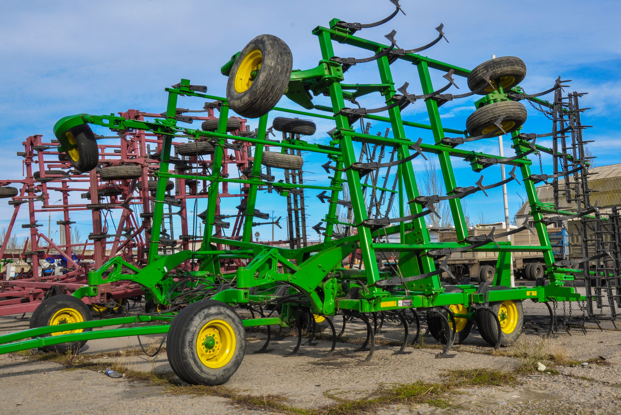 Культиватор John Deere 2210 б.у - 11 метрів