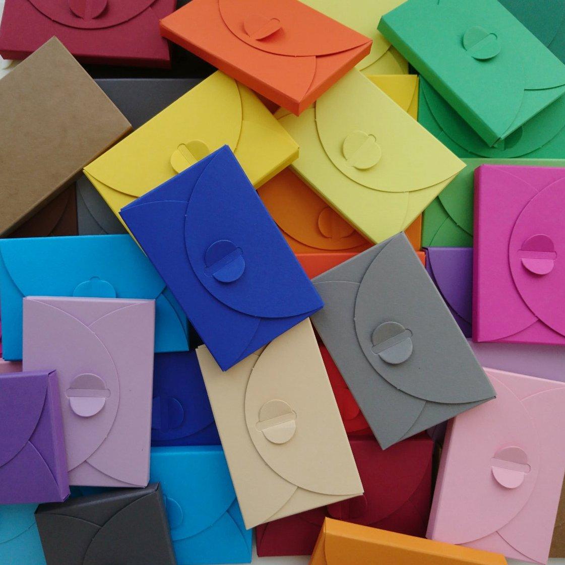 Подарунковий конверт-коробочка 60х90х8 мм з кольорового дизайнерського картону