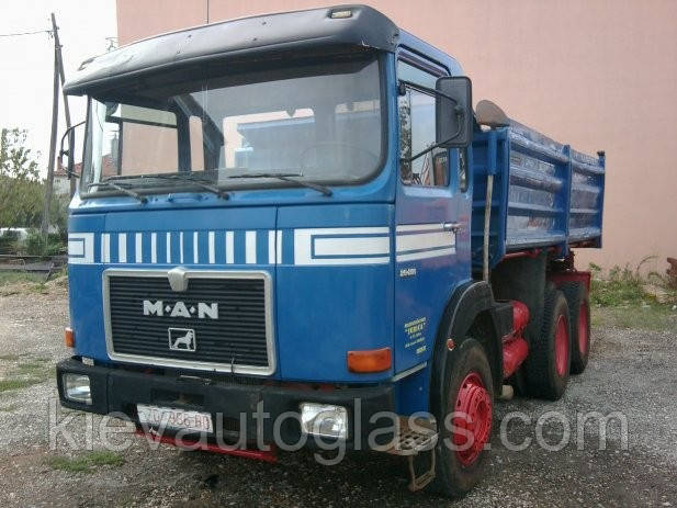 Лобове скло на MAN 26 1983-94 г. 