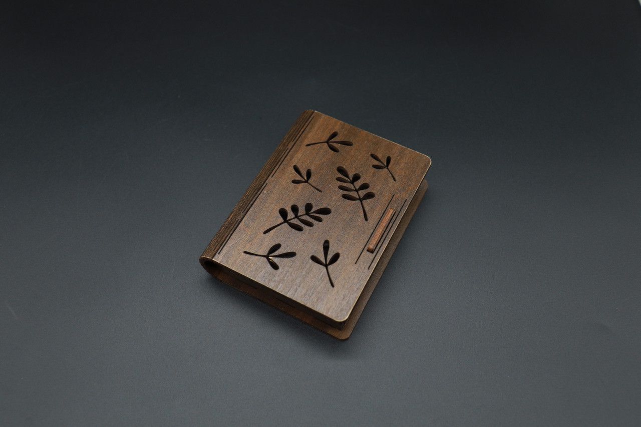 Дерев'яна скринька-книга з фанери з різьбленням листя для грошей і прикрас 12х9(10х6.3)см
