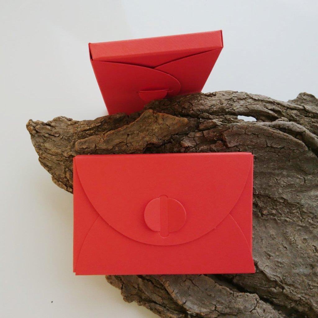 Подарувальний конверт-коробочка 60x90 х8 мм з кольорового дизайнерського картону, Чілі