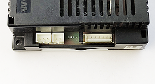 Блок керування дитячого електромобіля Wellye RX-KM-M чорний 7+2+3pin 2.4GHz 12V, фото 3
