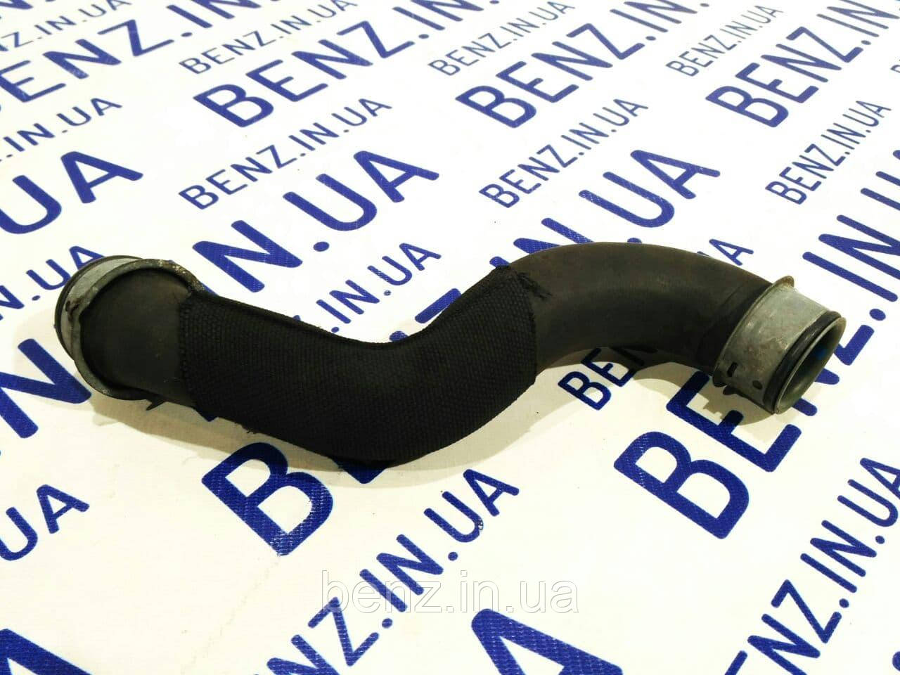Патрубок радіатора правий Mercedes W212, W204, C207 A2125018282, фото 1