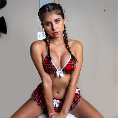 Сексуальний костюм школярки