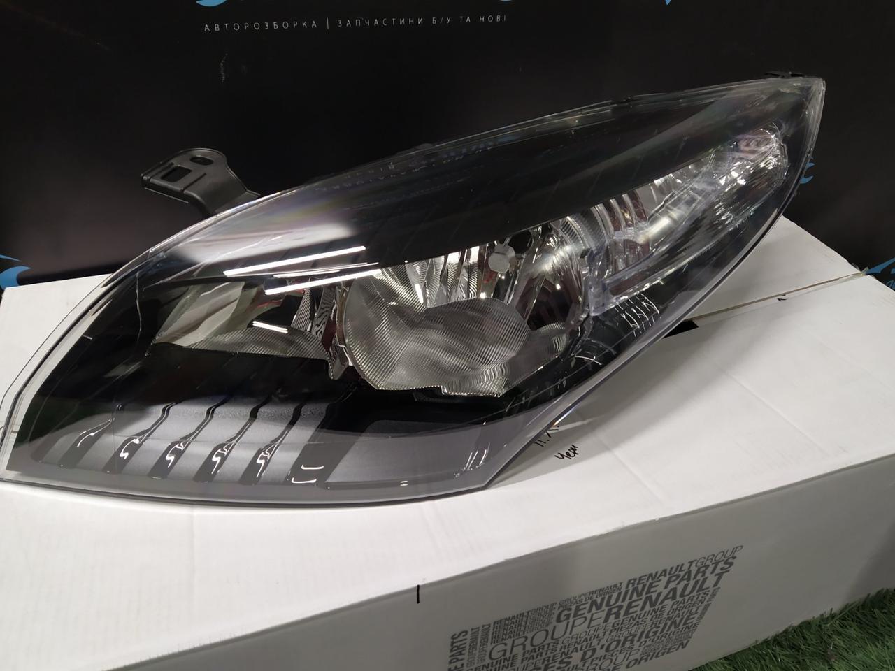 Фара головного світла передня (L ліва) на Renault Megane III 2009-2013 — Renault (Оригінал) 260609396R Меган 3