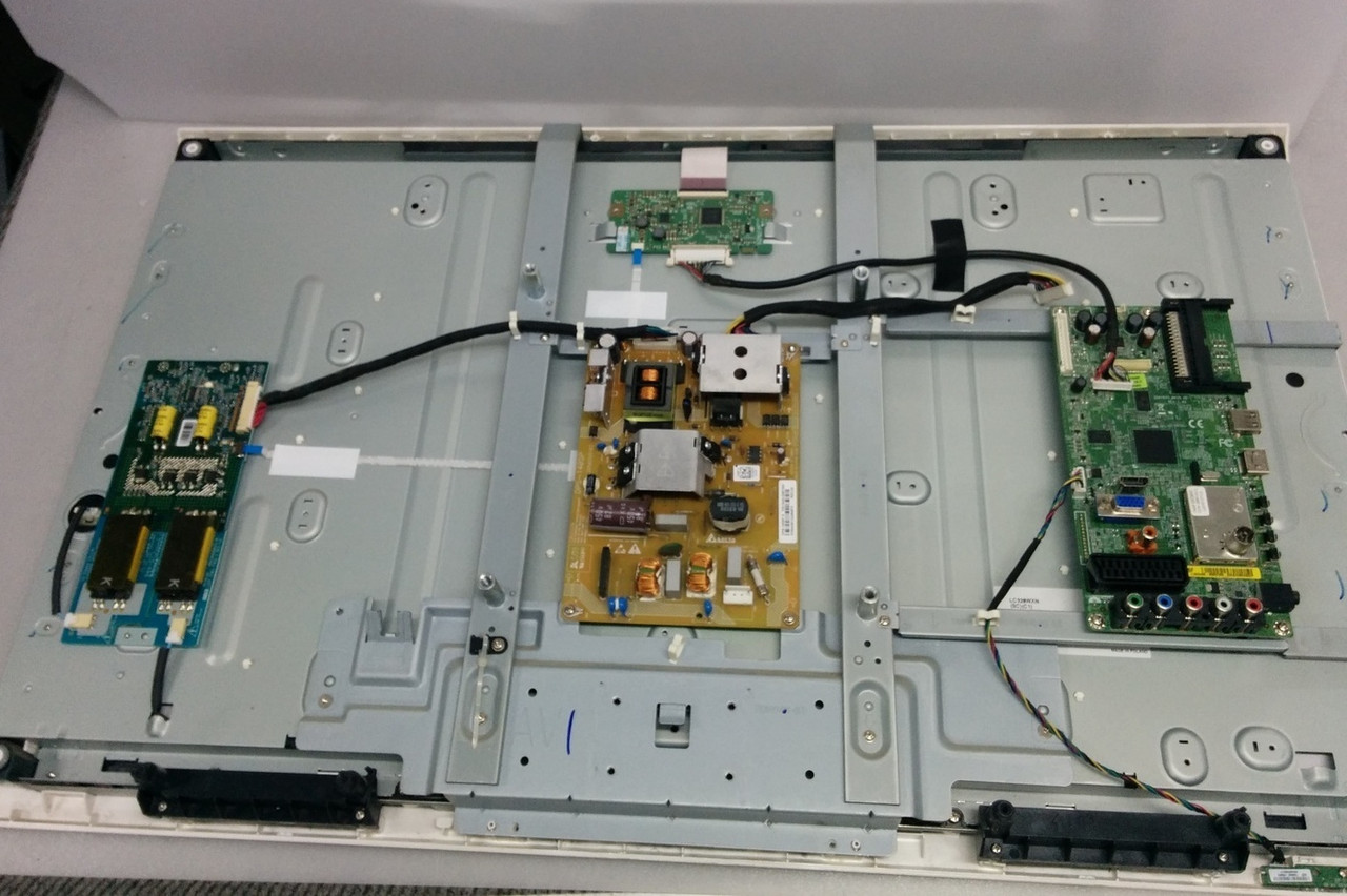Запчастини до телевізора TOSHIBA 32AV934G (Інвертер LC320WXN 6632L-0626A 3PEGA20002C-R, t-con 6870C-0325A)