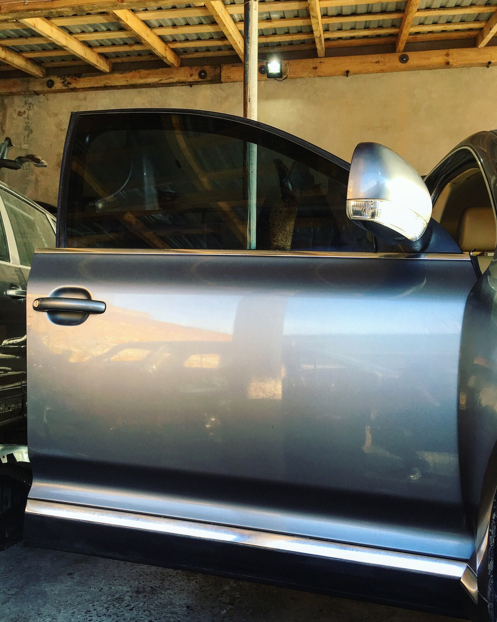 Двері передня права Volkswagen Touareg 2003 2004 2005 2006 2007 2008 2009 рр.