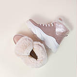 Жіночі зимові черевики спортивного стилю на високій підошві (пудра), фото 2