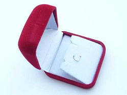 Коробочка Подарункова для Прикрашань Червоний Оксамит Уцінка