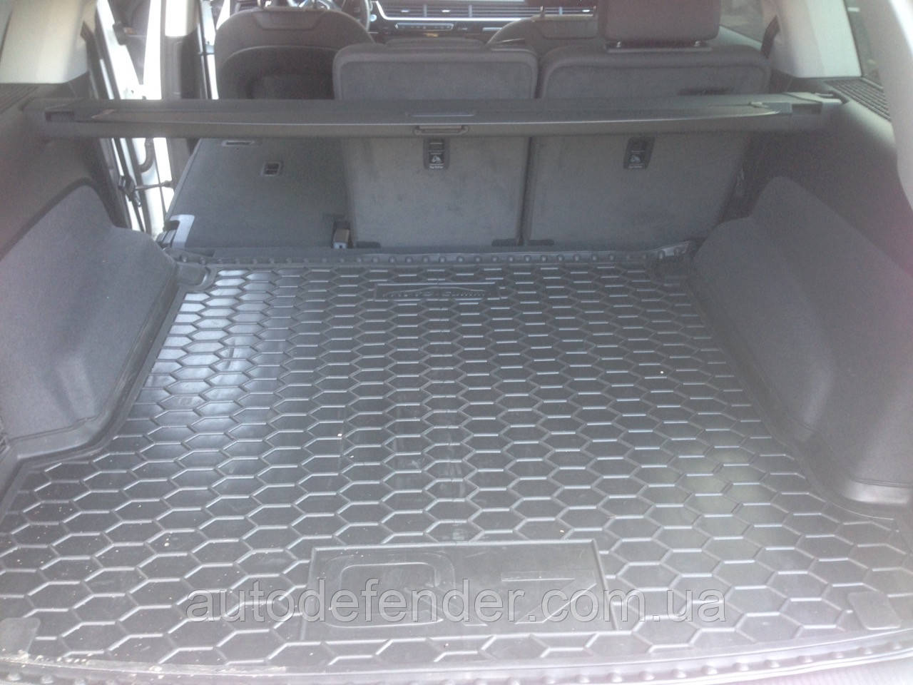 Килимок в багажник для Audi Q7 II 2015-, довгий, гумовий (AVTO-Gumm)