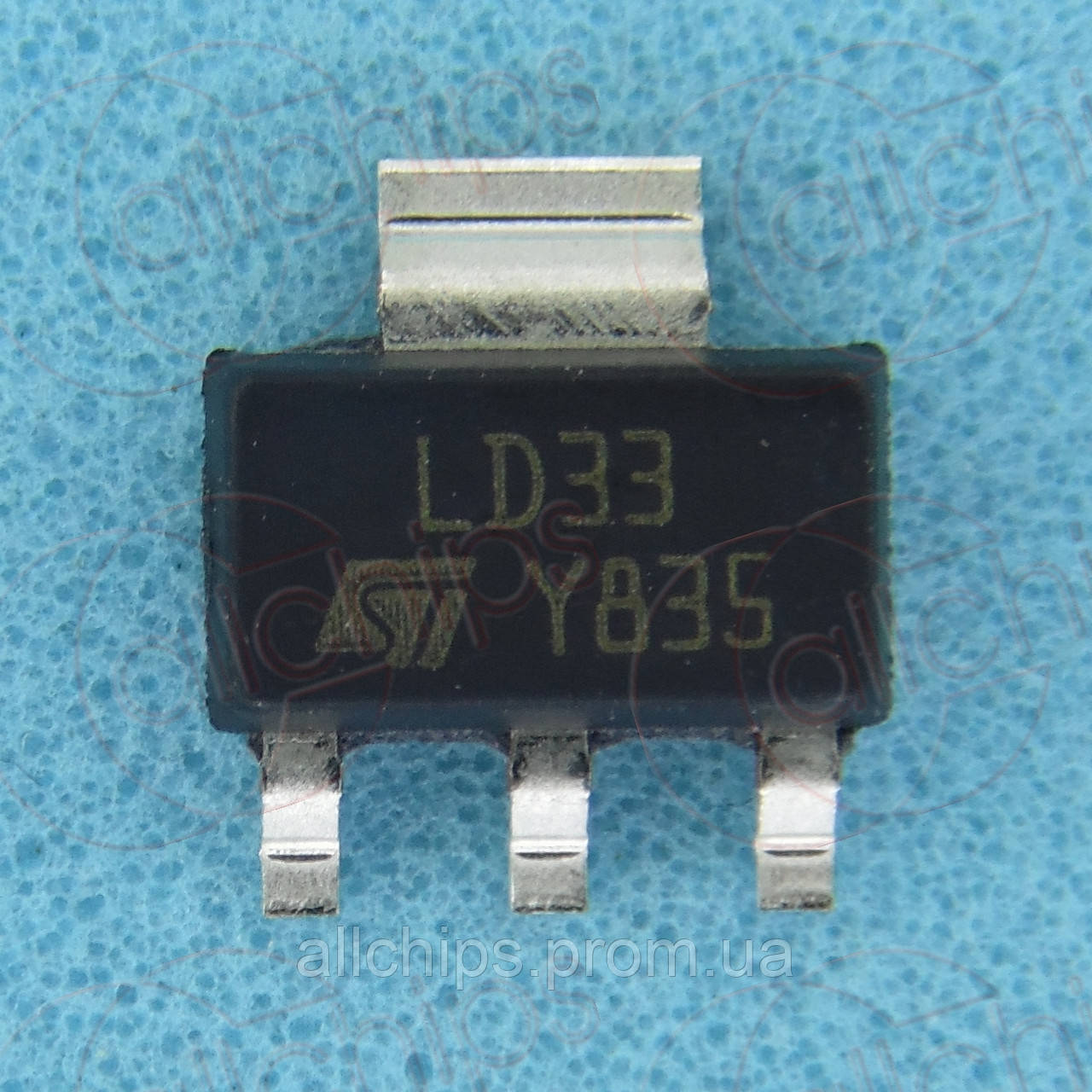 Стабилизатор 3.3 950мА STM LD1117S33TR SOT223 - фото 1 - id-p74822339