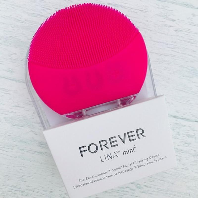 Електрична щітка-масажер для очищення шкіри обличчя Forever LUNA Mini