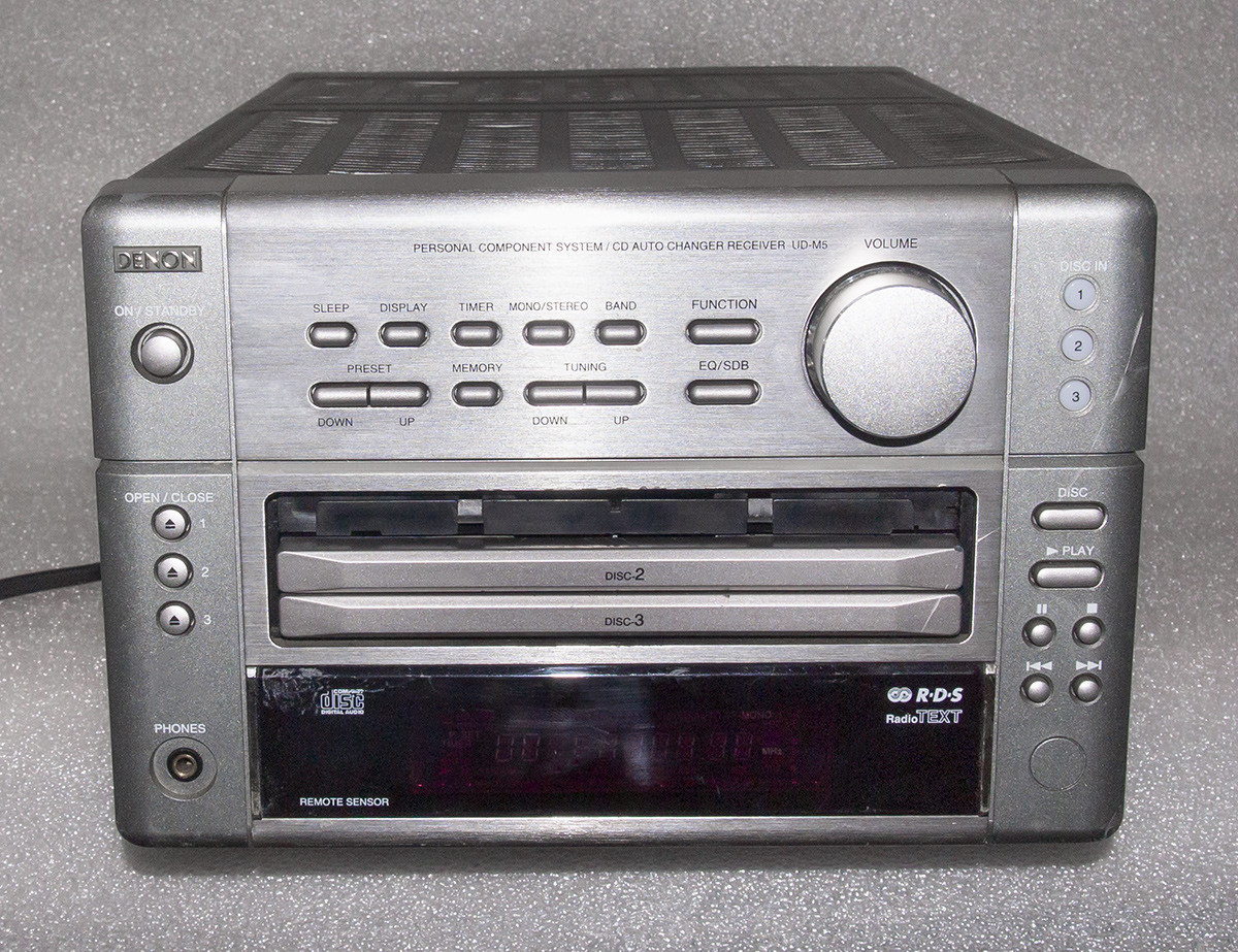 Denon UD-M5 - CD ресивер FM/AM стерео підсилювач 2 х 30 Вт