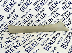 Обшивка передньої стійки вгорі праворуч Mercedes W204, S204 A2046900025