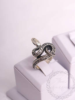 Срібне чорне кільце "Змійка".