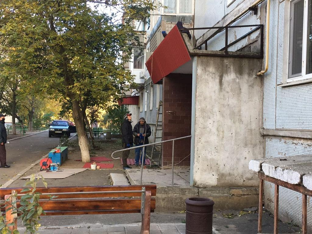 Козырьки подьездов 1