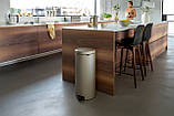 Бак для сміття Pedal Bin NewIcon Brabantia, об'єм 30 л, бежевий шампань (304484), фото 9