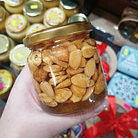 Абрикосова кісточка