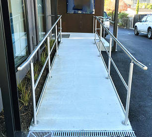 Перила до пандусів