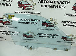 Скло дверей переднє праве Toyota Camry, CV20 (1987-1991) ОЕ: 6811132090