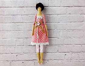 Інтер'єрна лялька в стилі тільда в рожевій сукні