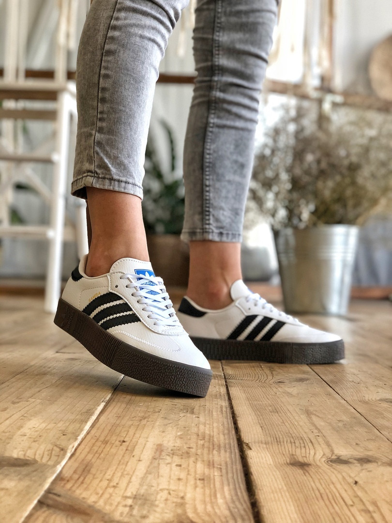 Жіночі кросівки Adidas Samba White Black / Адідас Самба білі на чорній високій підошві