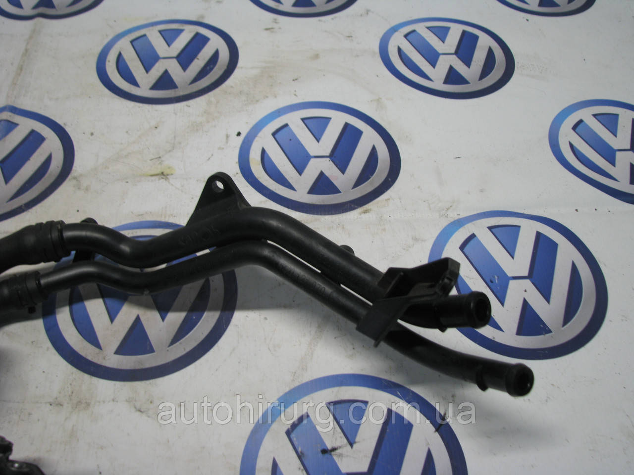 Патрубок охолоджувальної рідини Volkswagen Passat B7 USA (5C0121070)
