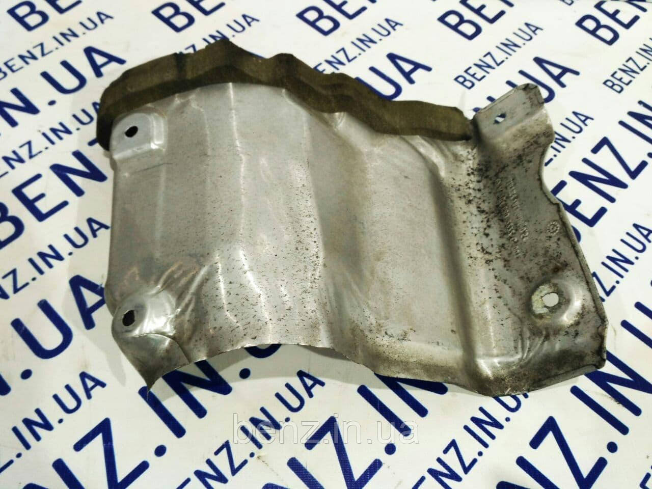 Термозахист глушника справа Mercedes W204, C207, S204, X204 A2046802222