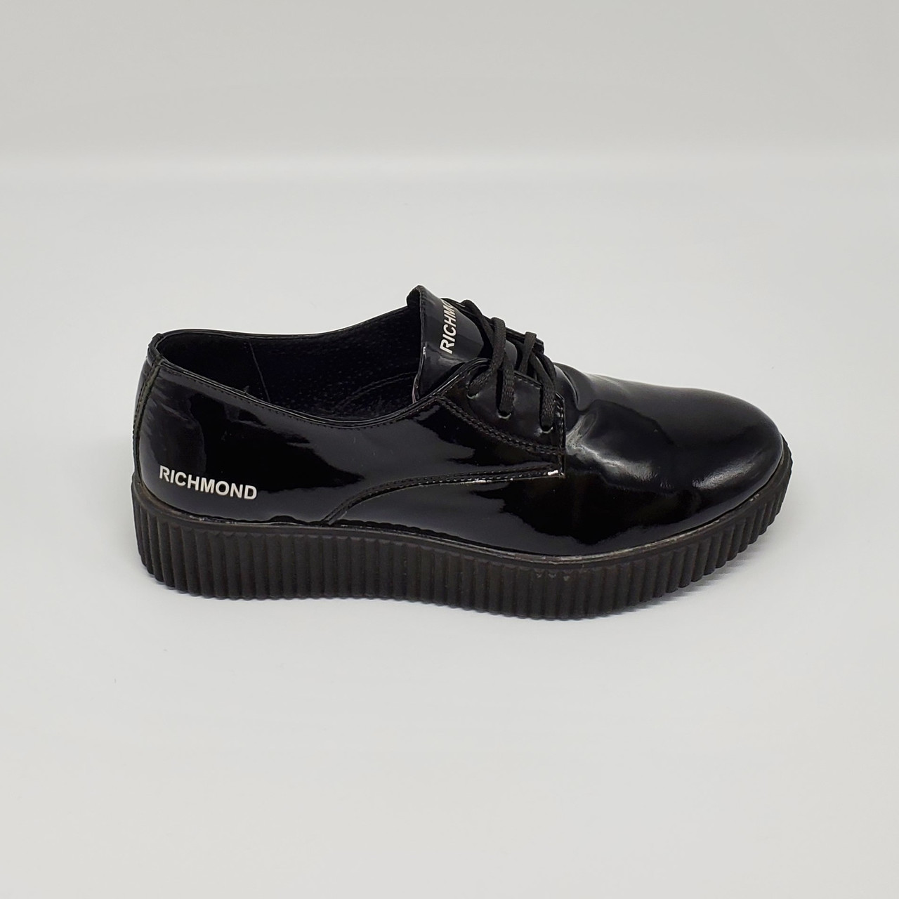 Кросівки спортивні туфлі жіночі шкіряні (лаковані) чорні
